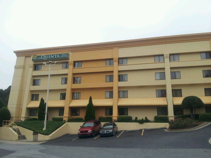 La Quinta Inn & Suites By Wyndham Atlanta Roswell, 575 Old