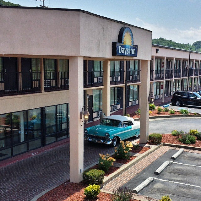 Days Inn By Wyndham Princeton, 347 Meadowfield Ln, Princeton, WV