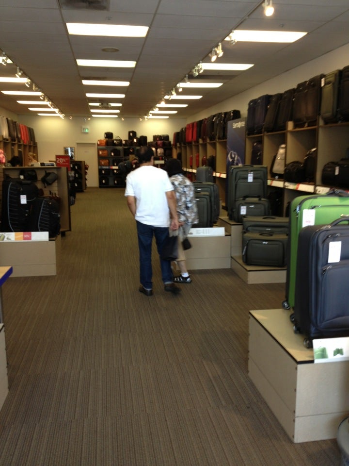 Samsonite Outlet, 8300 Arroyo Cir, Gilroy, California, Gifts Specialty