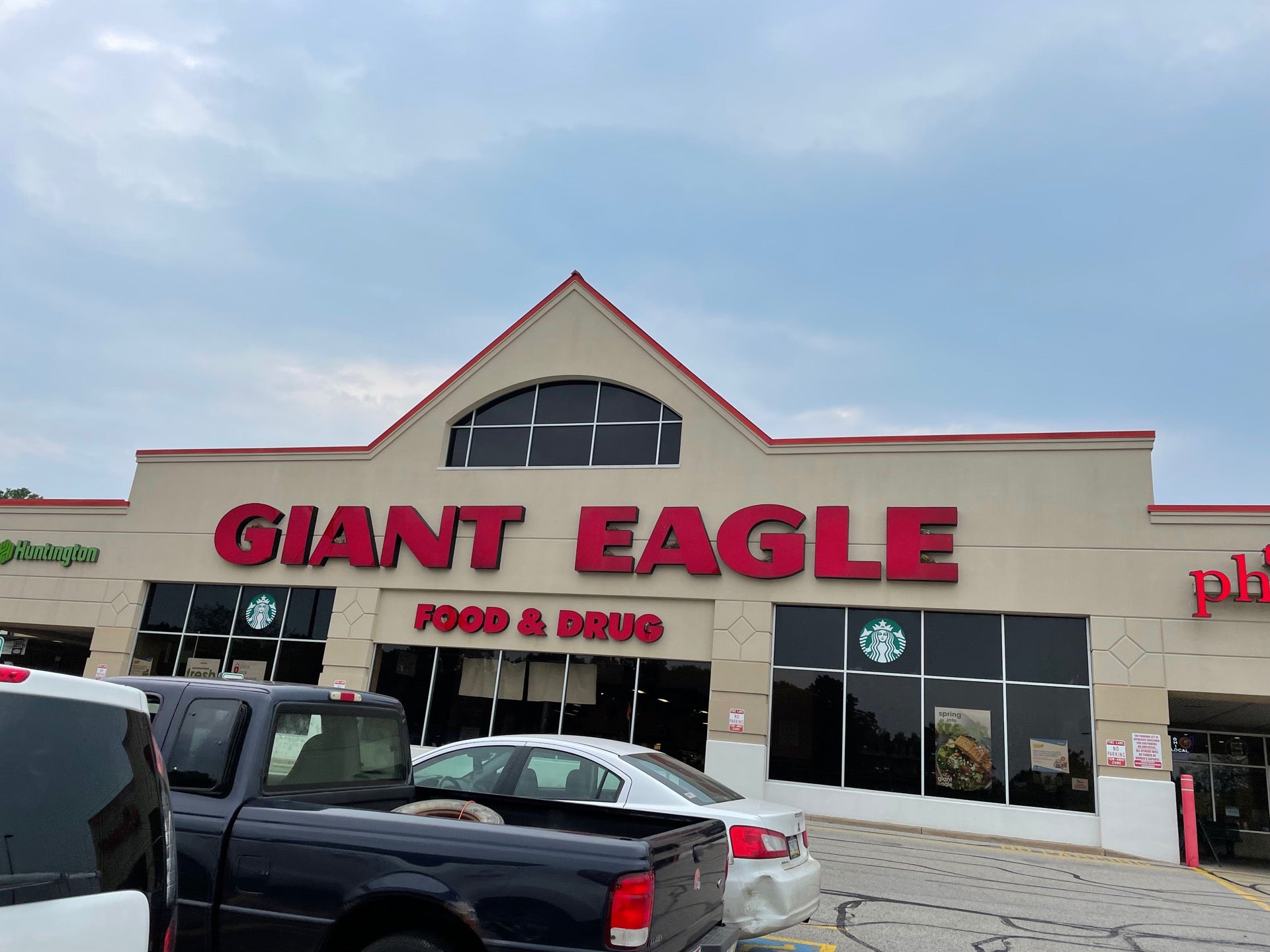 Giant Eagle Pharmacy 4700 Belmont Ave 