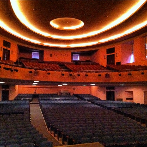 Chevalier Theatre 30 Forest St Medford MA Tourist Attractions 