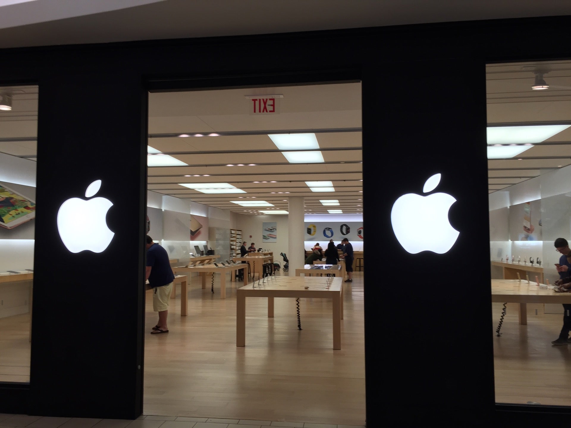 Woodfield - Apple Store - Apple