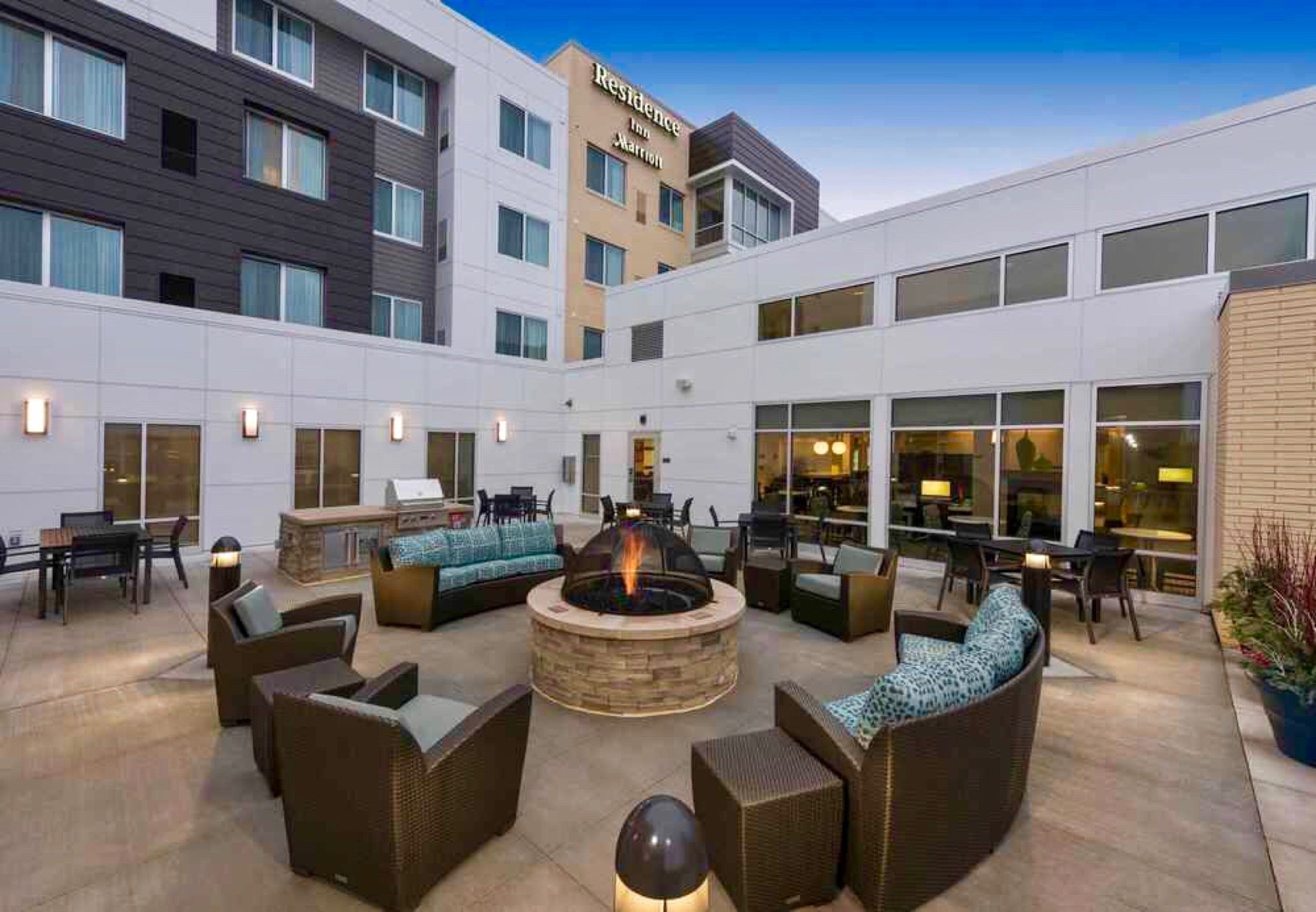 Residence Inn By Marriott Milwaukee West, 1300 Discovery Pkwy