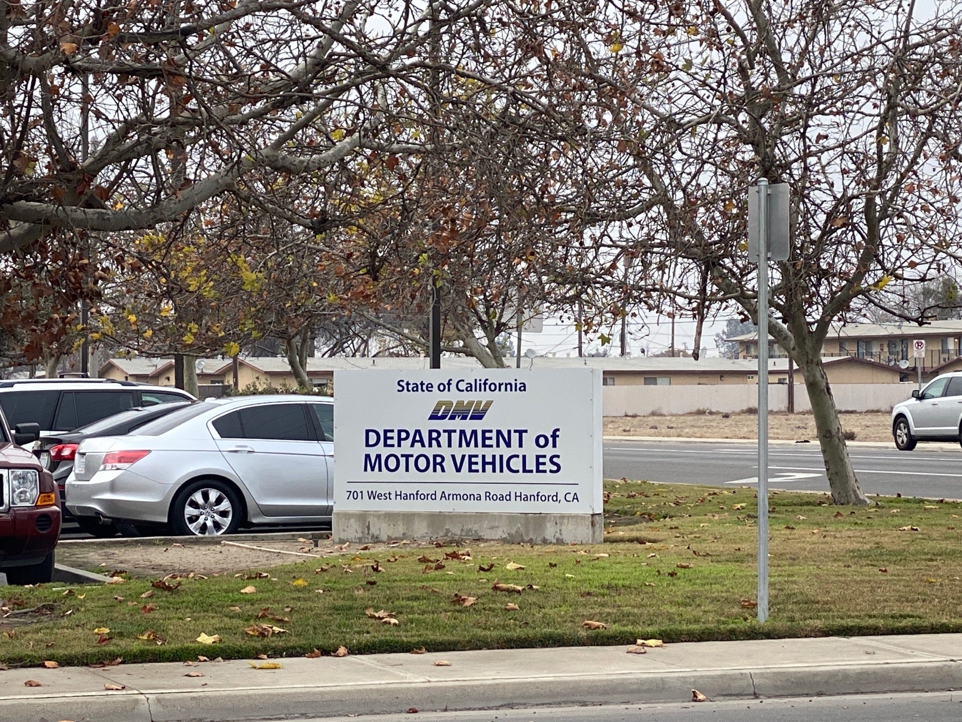 California Department of Motor Vehicles DMV, 701 W Hanford Armona Rd