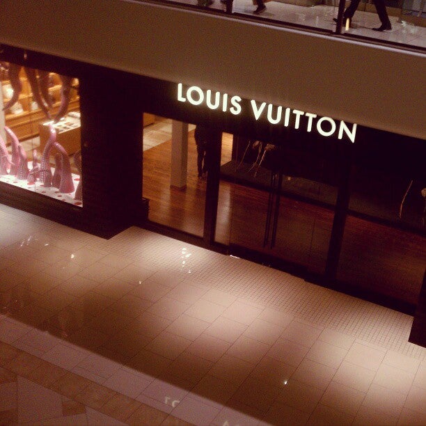 Louis Vuitton Aventura, 19501 Biscayne Blvd, Aventure Mall, Upper Level,  Space #2029, Aventura, FL, Clothing Retail - MapQuest