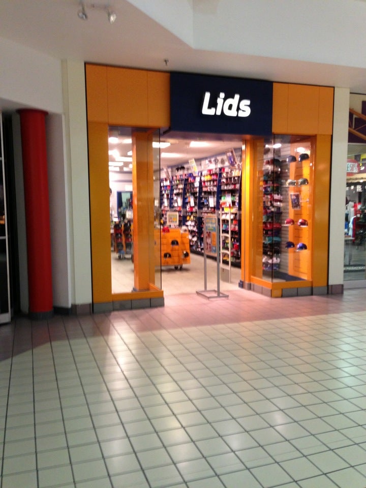 Lids, 32417 Gratiot Ave, Roseville, MI, Men's Apparel MapQuest