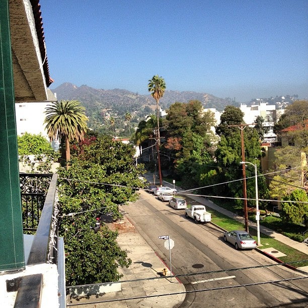 Sierra Bonita Apartments, 1060 N Sierra Bonita Ave, West Hollywood, CA