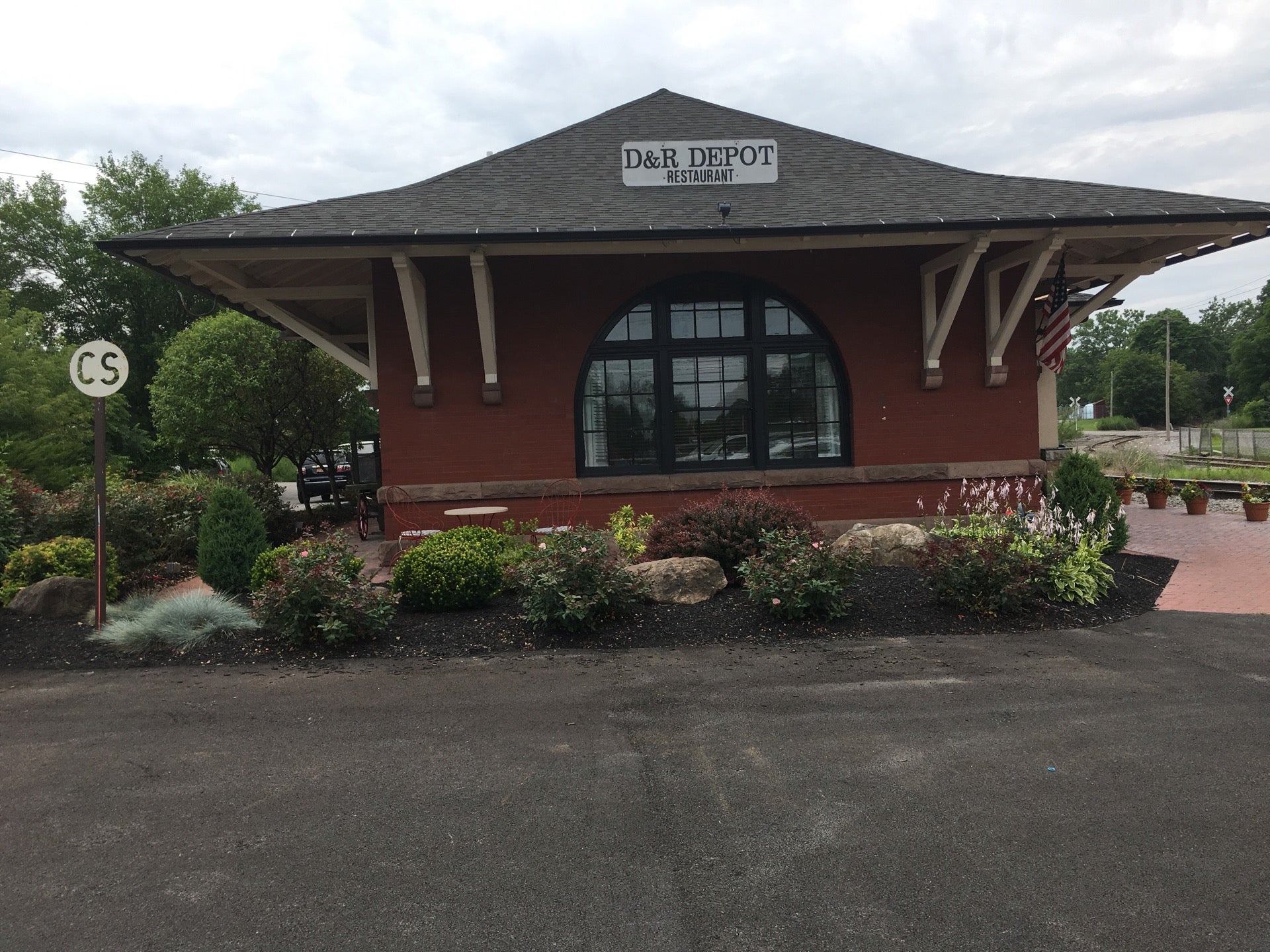 D & R Depot Restaurant, 63 Lake St, Route 19, Le Roy, NY, Eating places