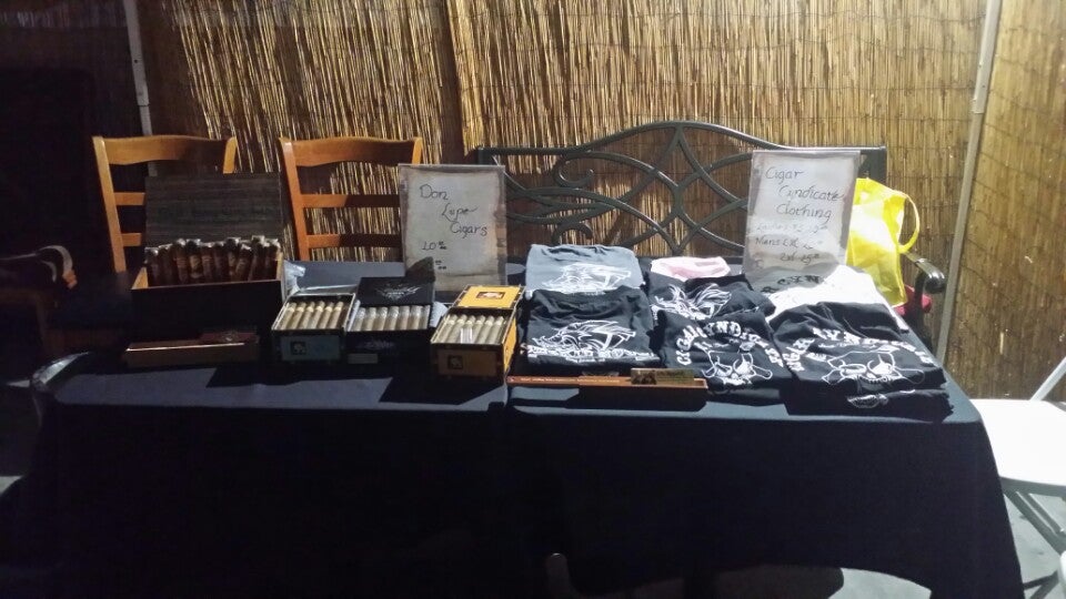 Spike's Sports Bar & Grill, 16728 Bellflower Blvd, Bellflower, CA