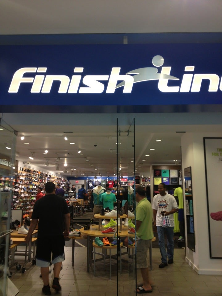 Shoe Store in Paramus, NJ, Garden State Plaza Finish Line