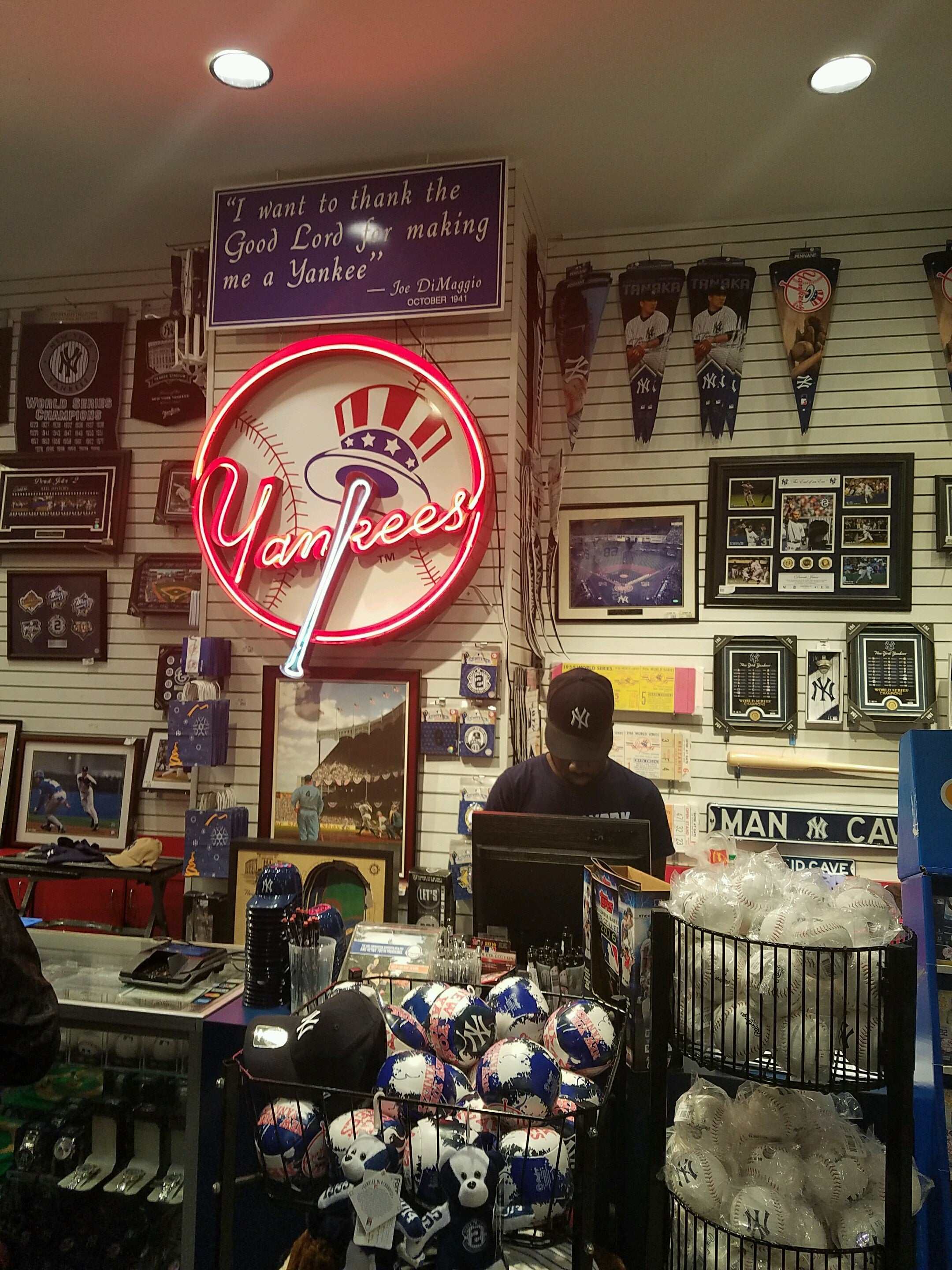 YANKEE CLUBHOUSE SHOP - 24 Photos & 17 Reviews - 393 5th Ave, New