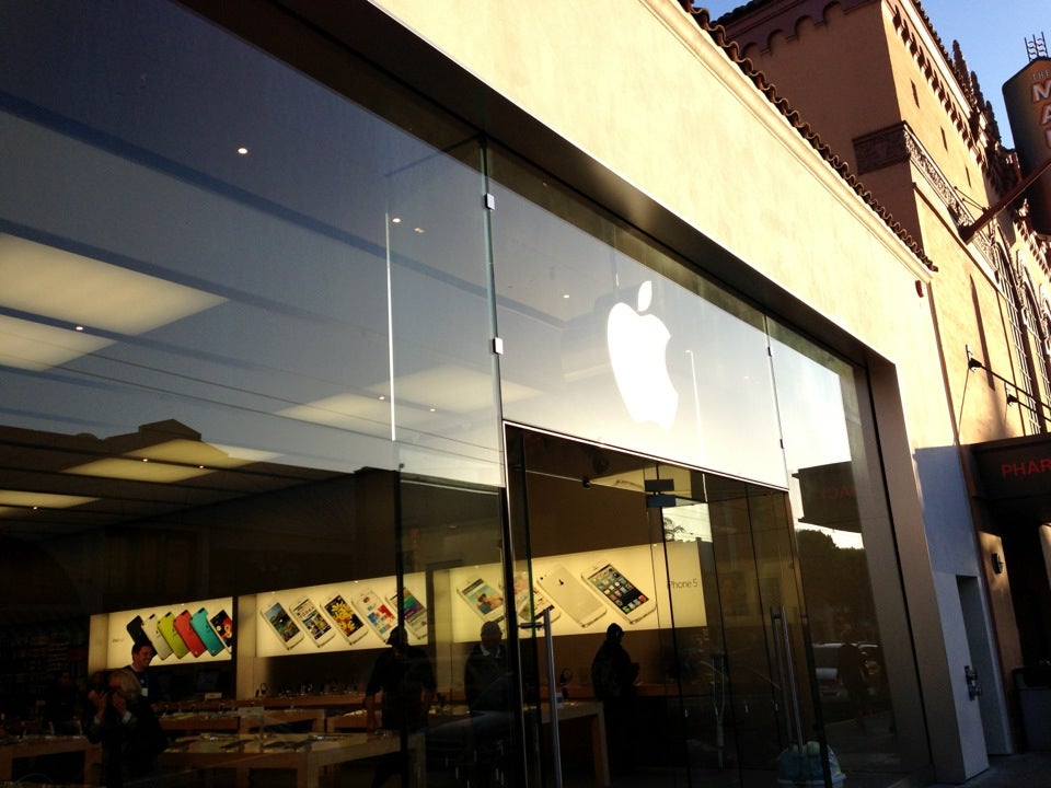 Chestnut Street - Apple Store - Apple