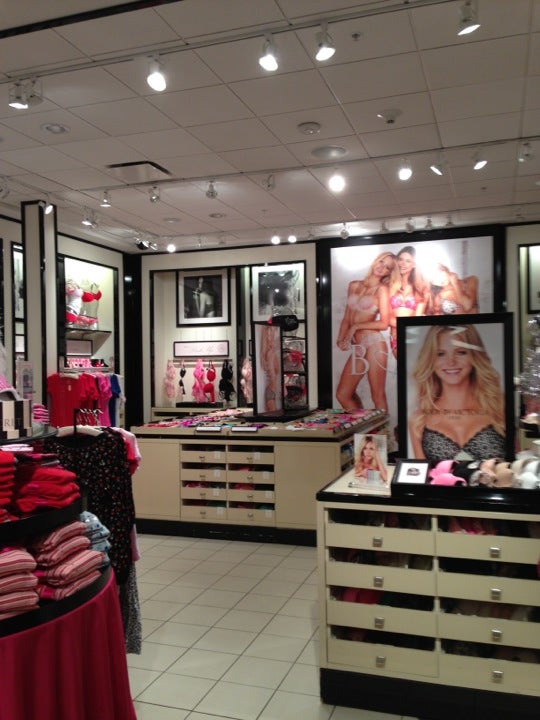 Victoria's Secret, 5879 Sky Pond Dr, Loveland, Colorado, Clothing