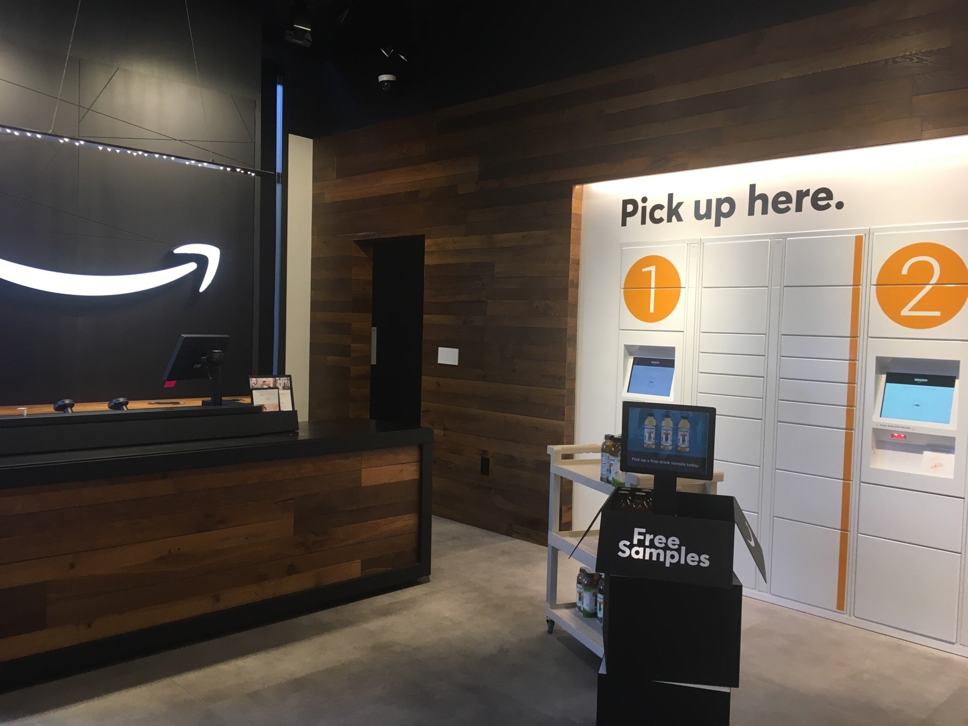 Amazon Hub Locker+, 96 E San Fernando St, San Jose, CA, Product