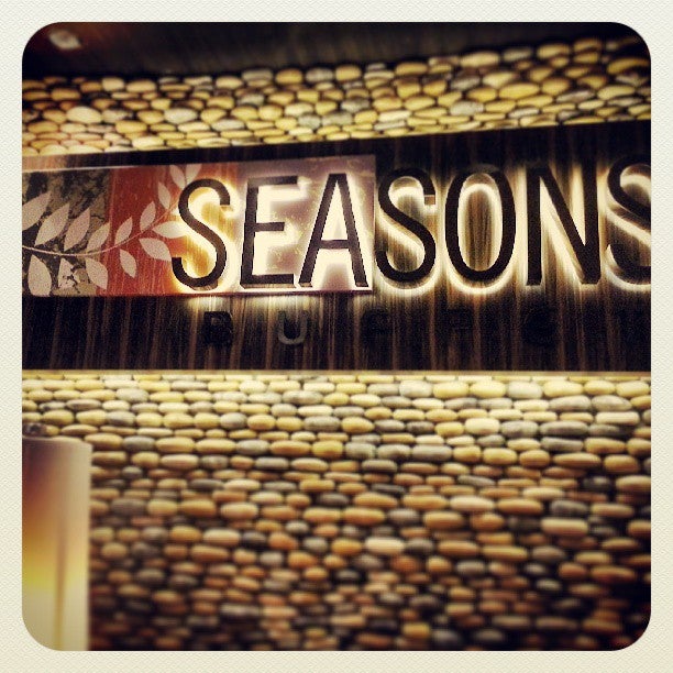 Seasons Buffet, 1 Mohegan Sun Blvd Mohegan Sun, Uncasville, CT, Eating