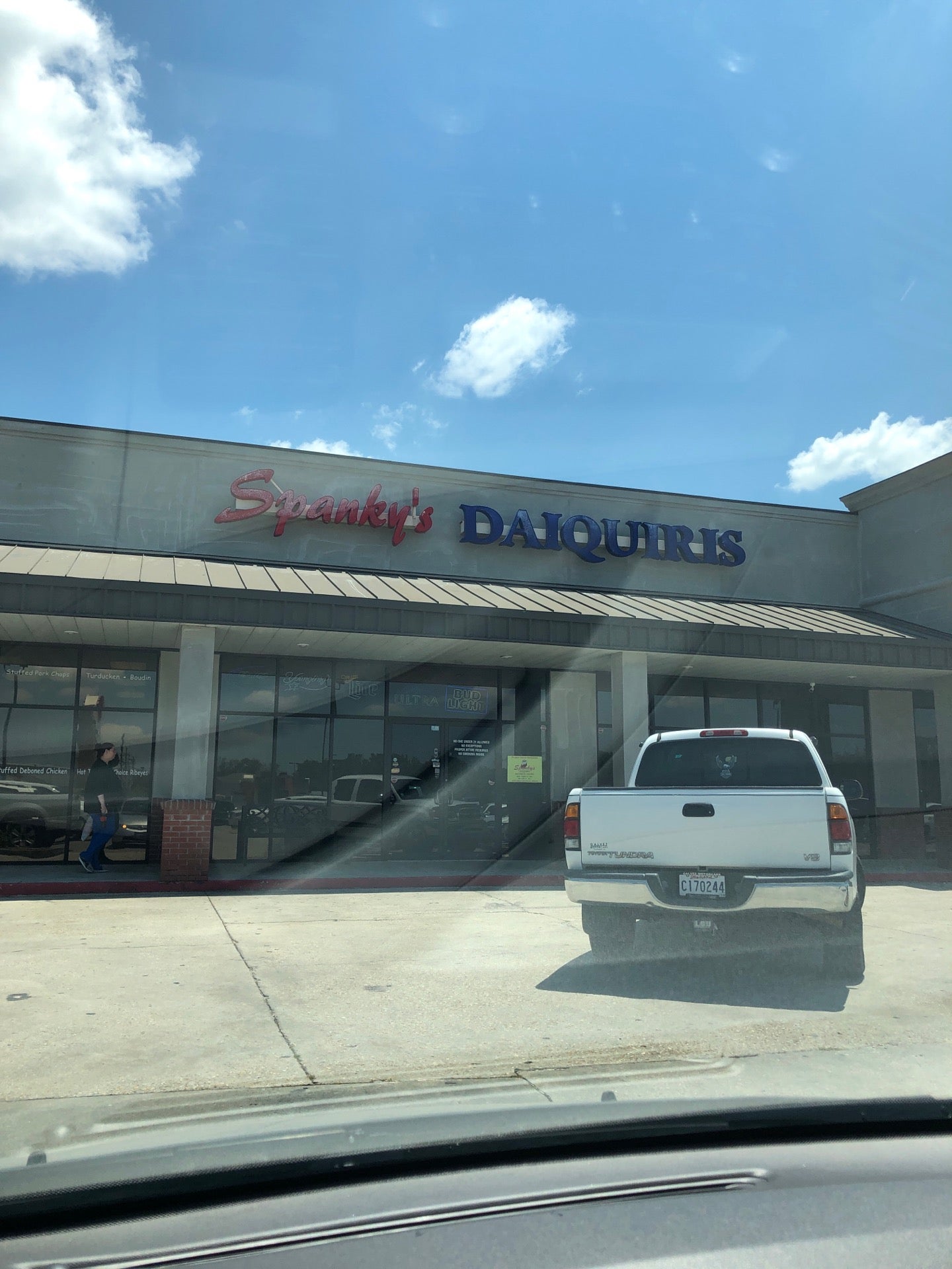 Spanky's Daiquiris & Delites, 17316 Airline Hwy, Baton Rouge, LA