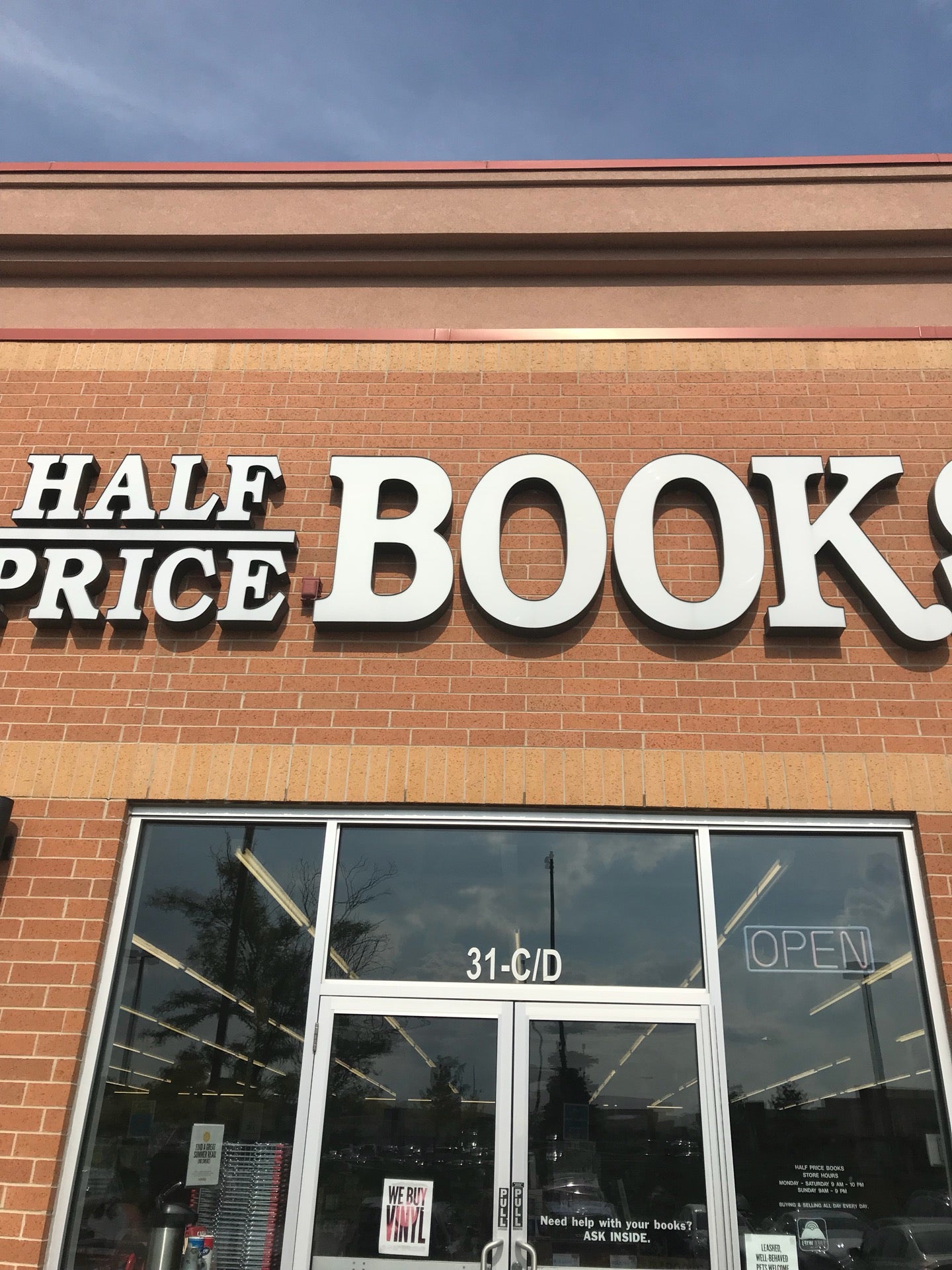 can i take my dog to half price books