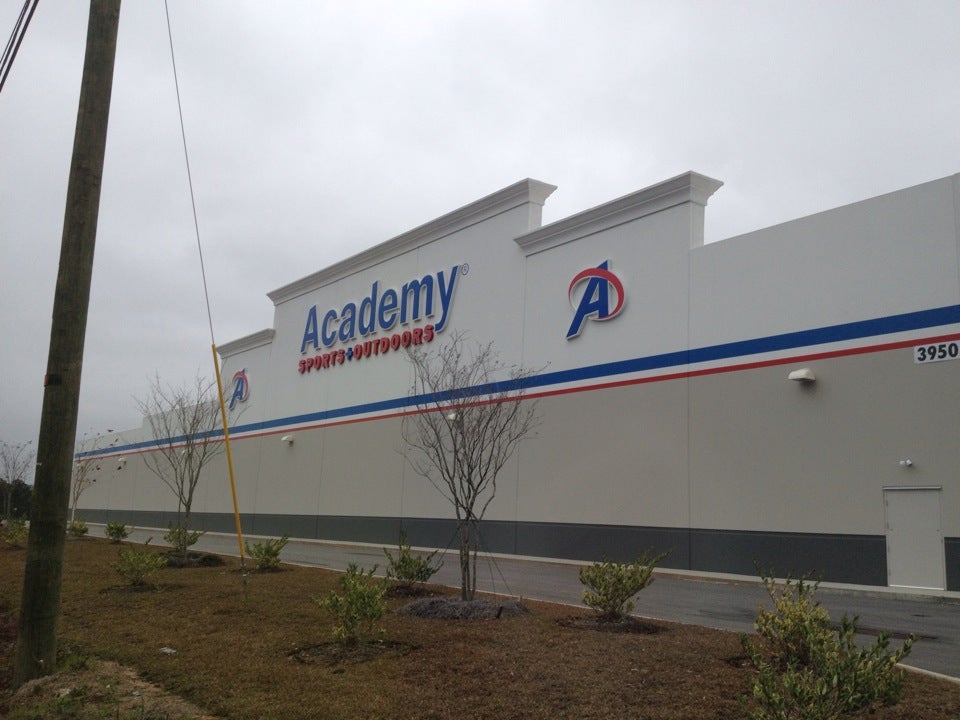 Academy Sports + Outdoors, 7171 N Davis Hwy, Pensacola, FL, Sporting Goods  - MapQuest