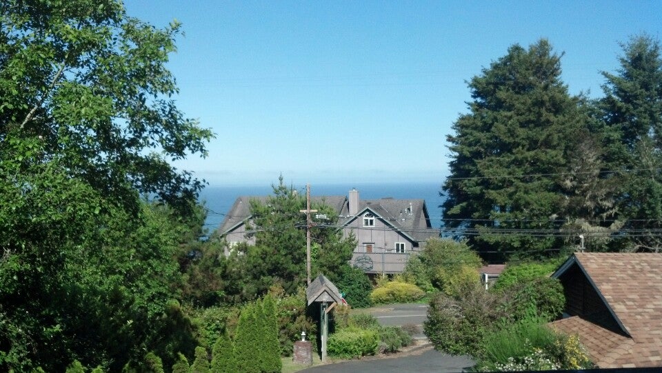 View Crest Lodge, 3415 Patricks Point Dr, Trinidad, CA, Apartments