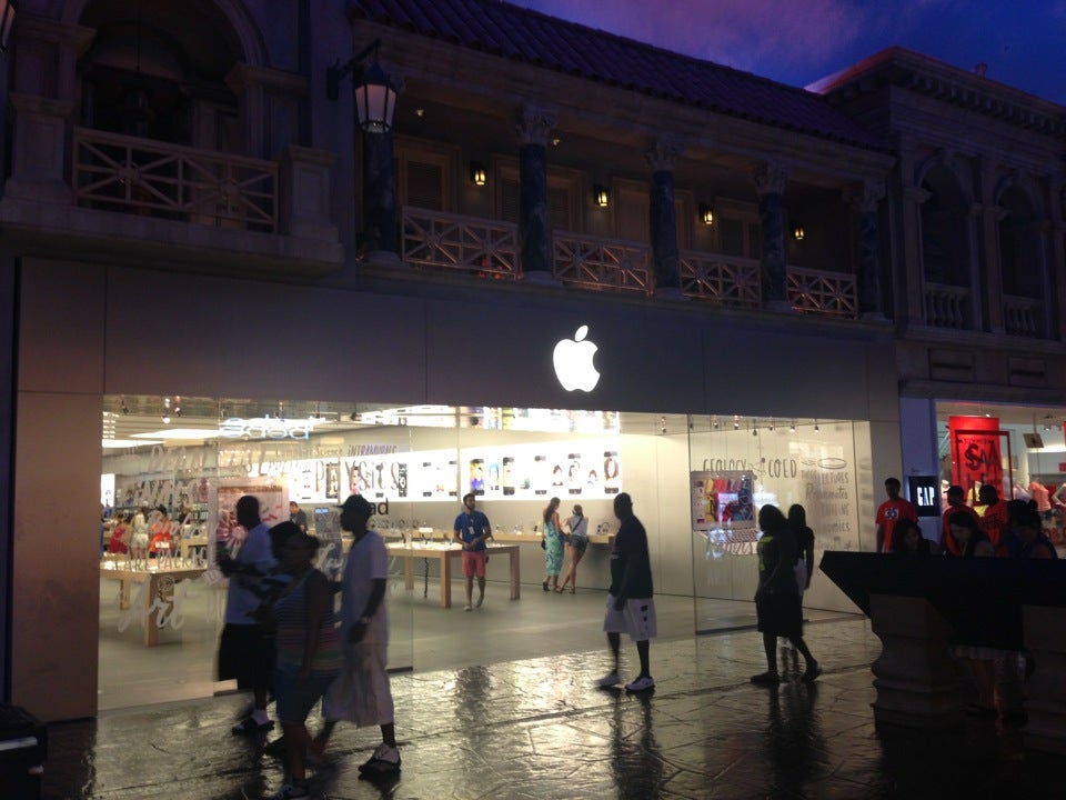 Apple Store at the Forum Shops, Las Vegas NV