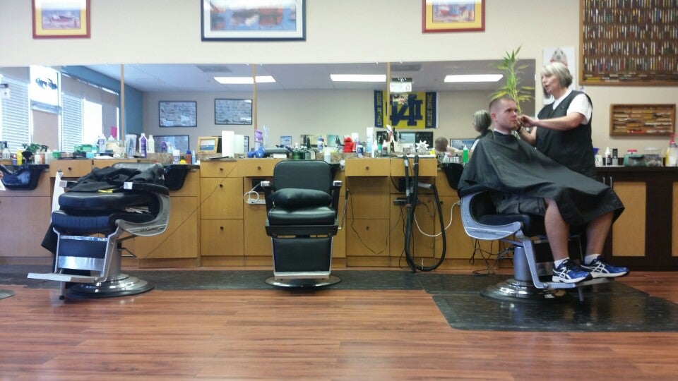 Gentleman's Choice Barber Shop, 1092 N Ferdon Blvd, Crestview, FL