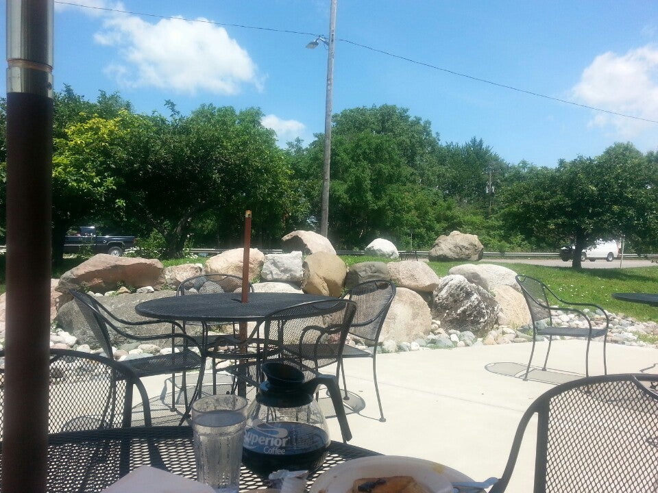 Copperstone of Waterford, 4631 Highland Rd, Waterford Twp, MI, Eating