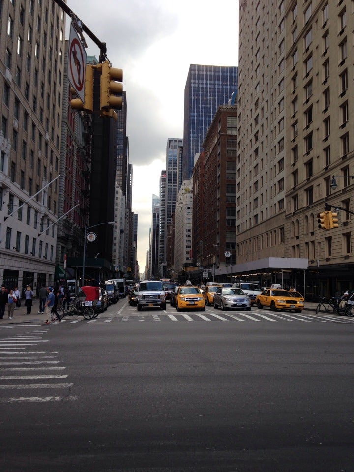 55th & 6th Ave Fountain, 6th Ave, New York, NY, Landmark - MapQuest