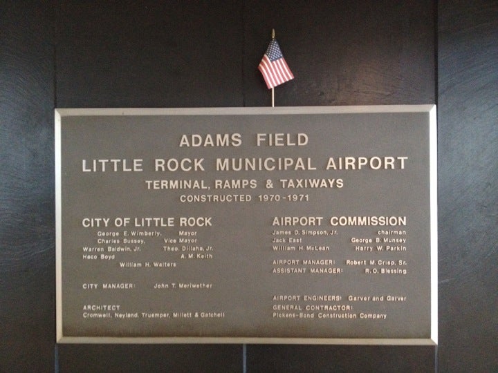 Bill and Hillary Clinton National/Adams Fi Airport (LIT), 1 Airport Rd