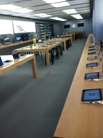 Waterside Shops - Apple Store - Apple