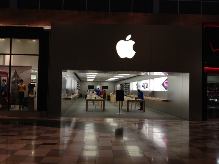 Apple Store In Brandon Florida, I finally made it to the Ap…