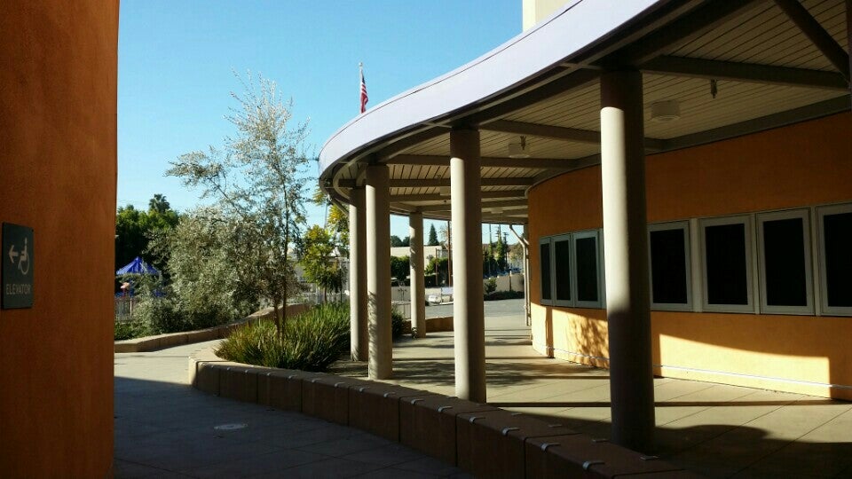 Dr Sammy Lee Medical/health Science Elementary School, 3600