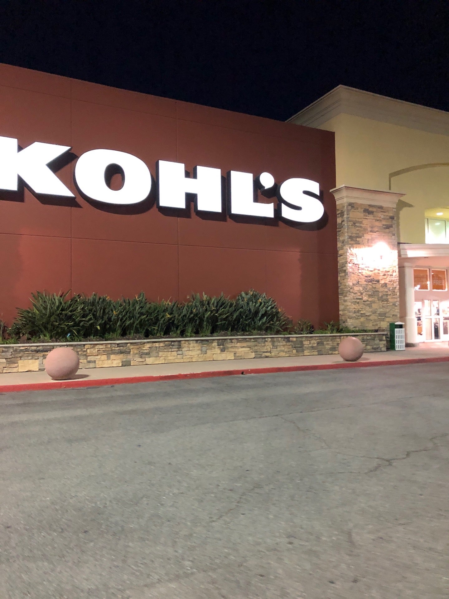 Kohl's, 1923 N Campus Ave, Upland, CA, Clothing Retail - MapQuest