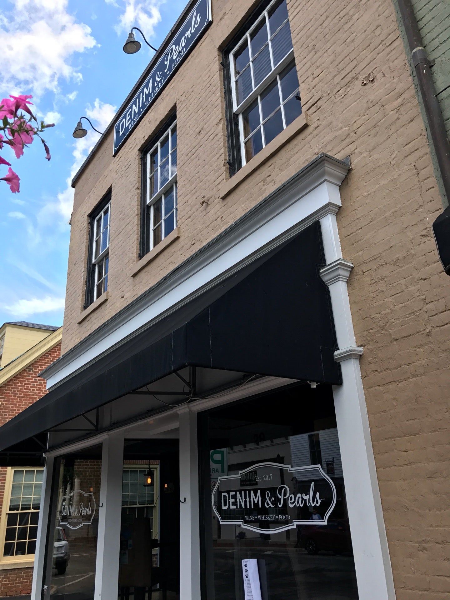 Denim & Pearls Restaurant, 29 Main St, Warrenton, VA, Eating places