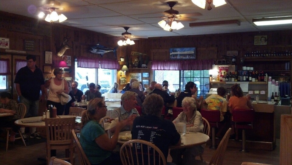 Tom's Place Resort, Crowley Lake Dr, Mammoth Lakes, CA, Eating places