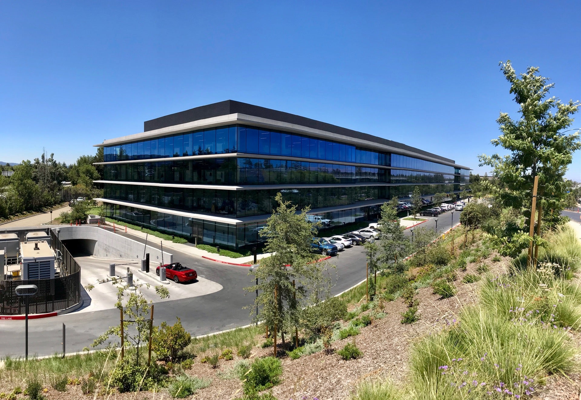 Apple itunes 1 apple park way cupertino ca electronic retailing