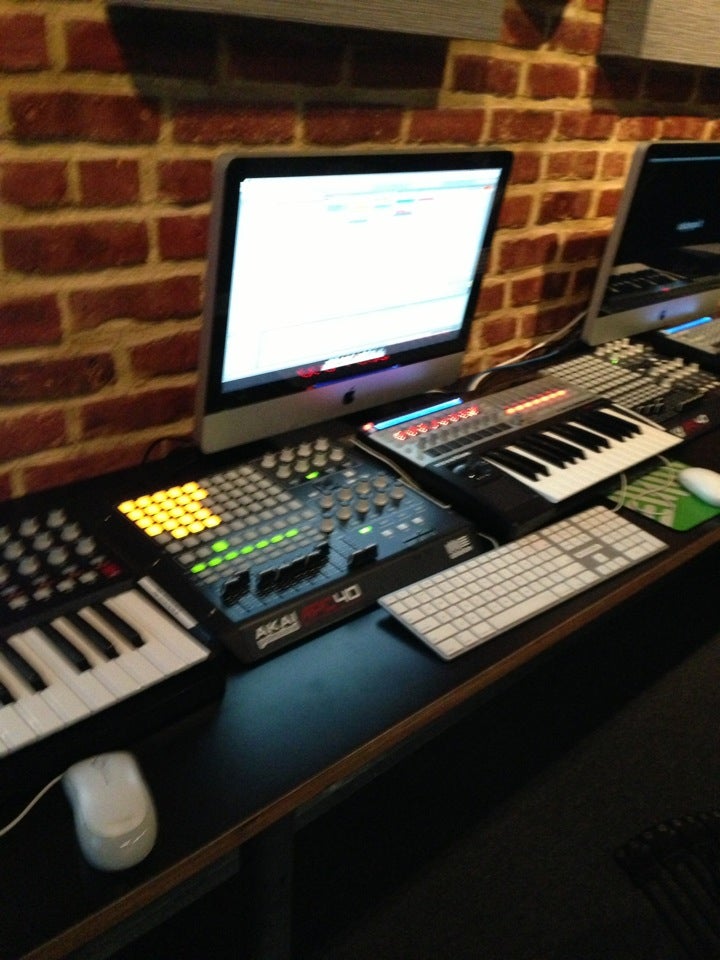 Dubspot DJ School NYC, 348 W 14th St, New York, NY MapQuest