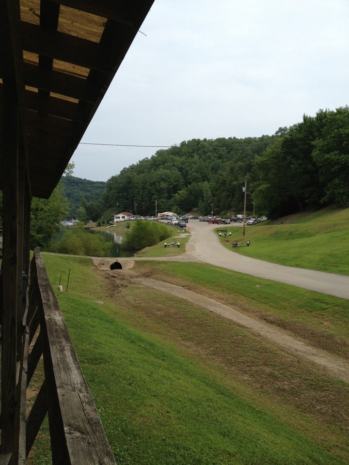 Horse Creek Dock & Resort Inc, 703 Horse Creek Dock Rd, Celina, TN