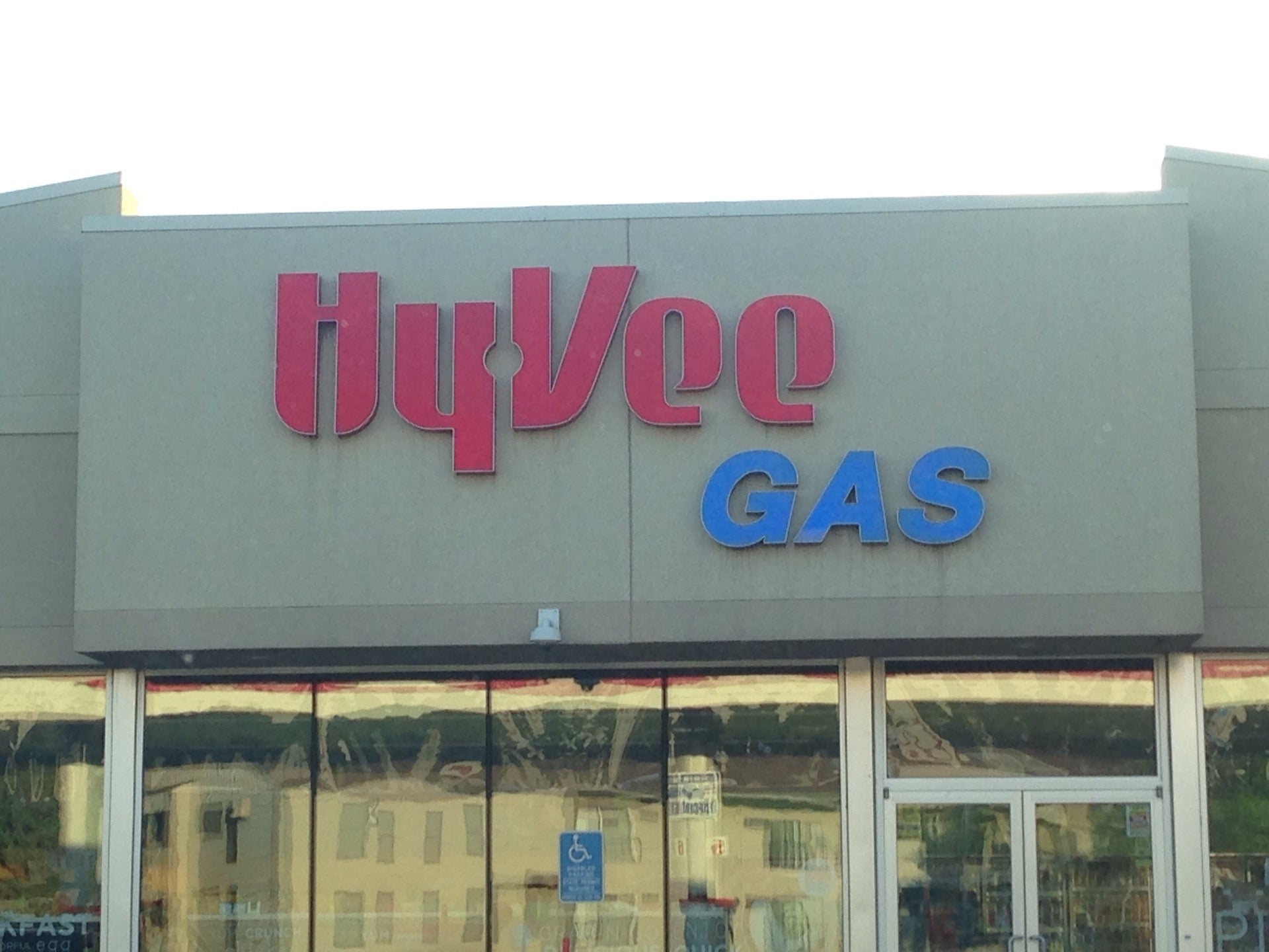 HyVee Fast & Fresh, 4103 S Louise Ave, Sioux Falls, SD, Gas Stations