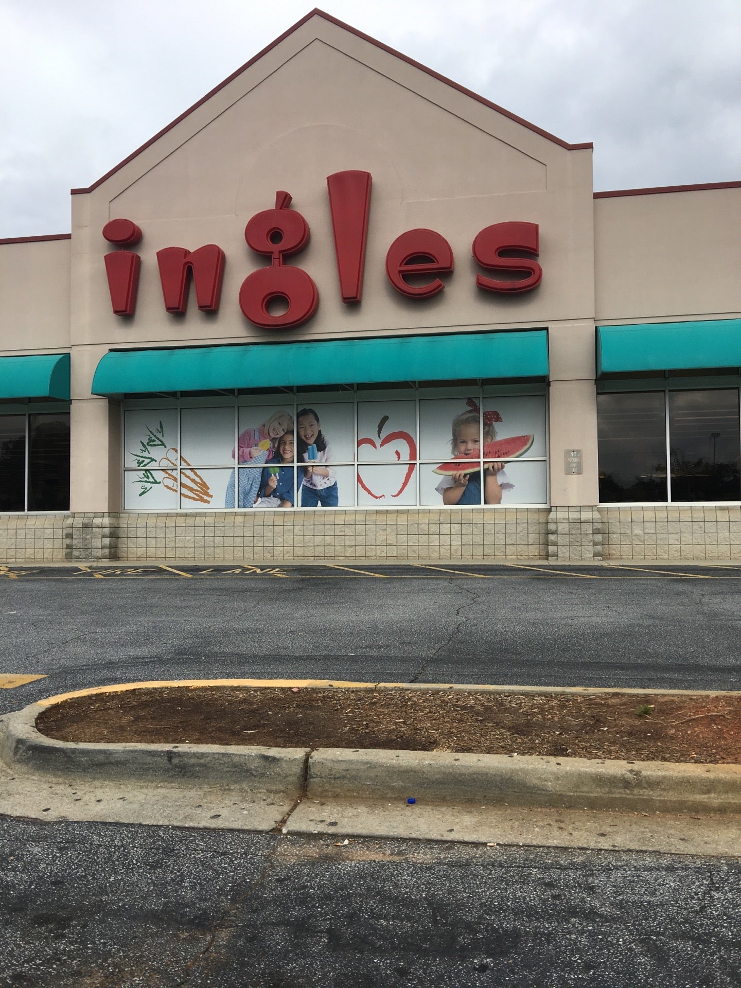 Powdersville Ingles features new look in old location