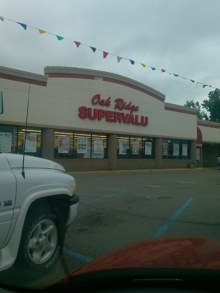 Oakridge Supermarket, 31240 Groesbeck Hwy, Fraser, MI, Grocery Stores