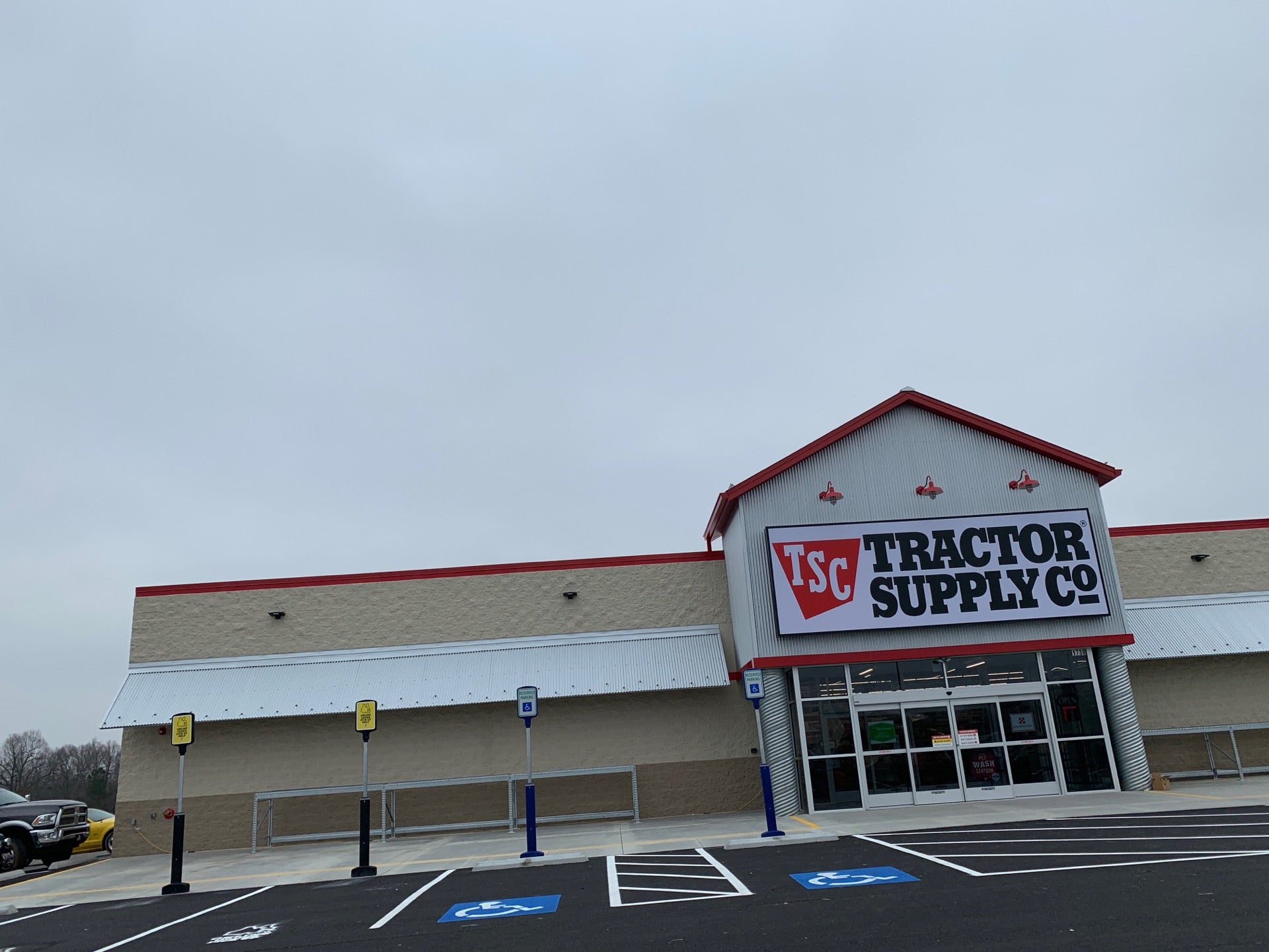 tractor supply leitchfield ky