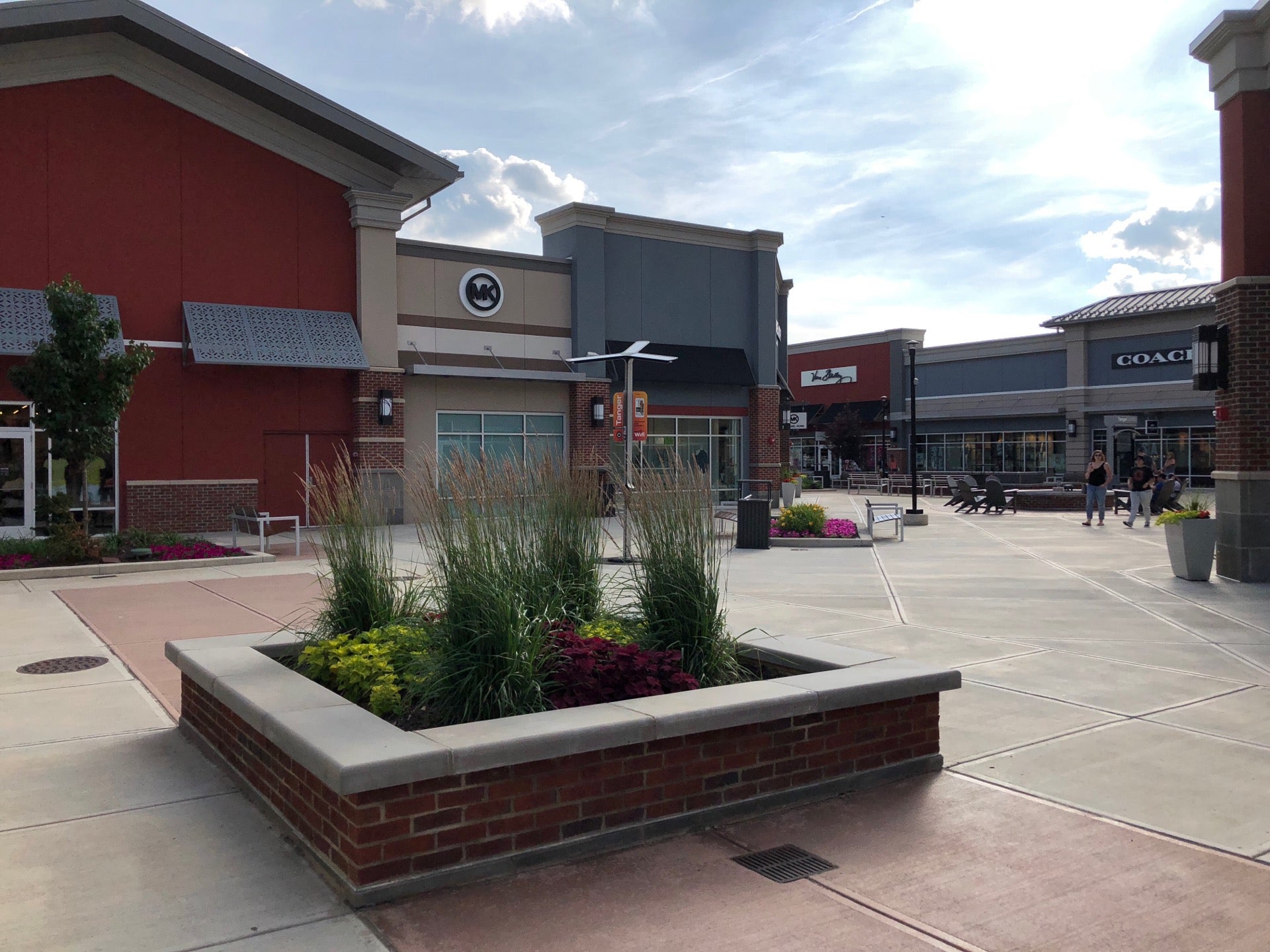 Tanger Outlets Columbus, 400 S Wilson Rd, Sunbury, OH, Outlet Center