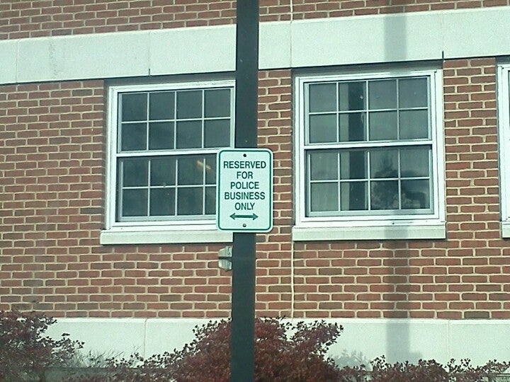 West Hartford Town Police Department, 103 Raymond Rd, West Hartford, CT