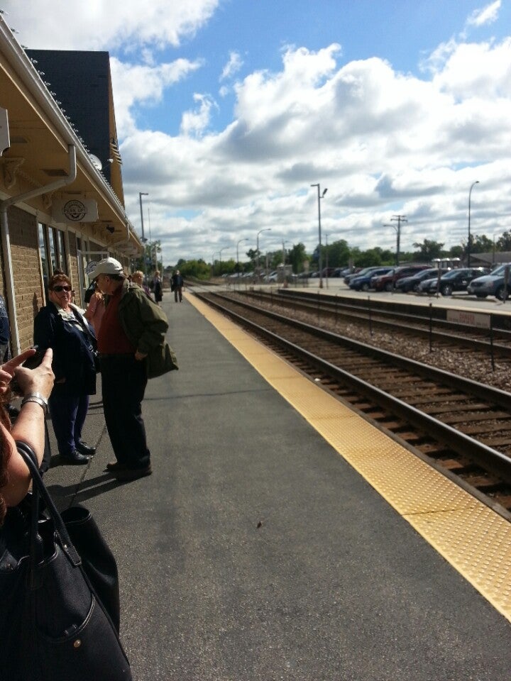 Geneva Metra Train Station, 328 Crescent Pl, Geneva, IL, Railroads ...