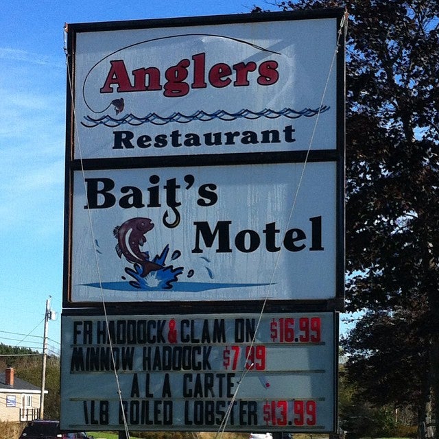 Penobscot Bay Inn CLOSED, 192 Northport Ave, Belfast, ME, Bed