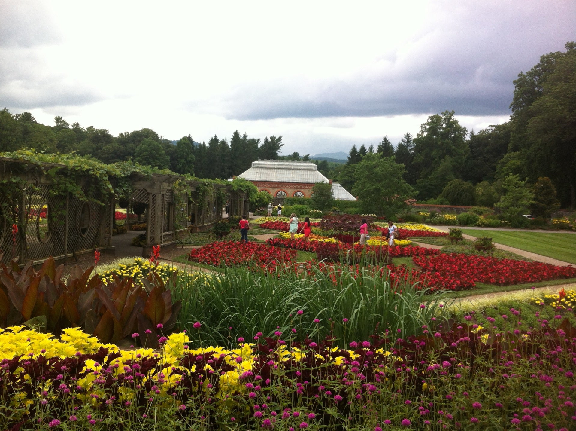 Bell Forest Dog Park, The Forest Biltmore Park Apartments, Asheville