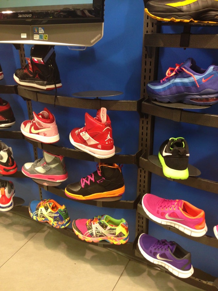 FOOT LOCKER - 19 Photos & 21 Reviews - 159 East 86th Street, New