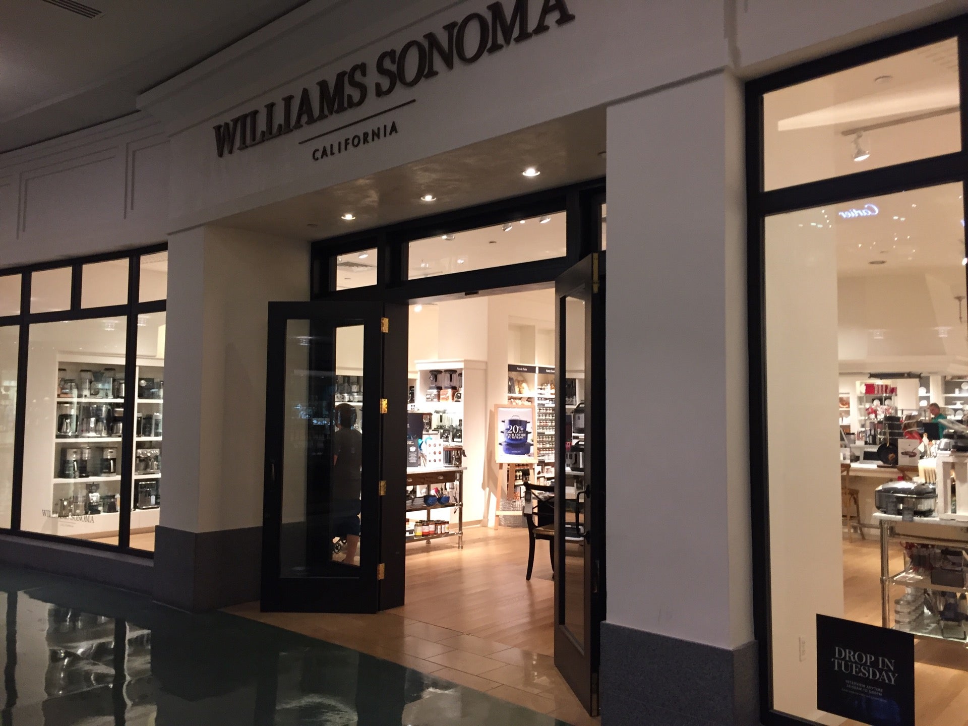 Williams-Sonoma Home Furnishings at the Mall at Millenia in Orlando, FL