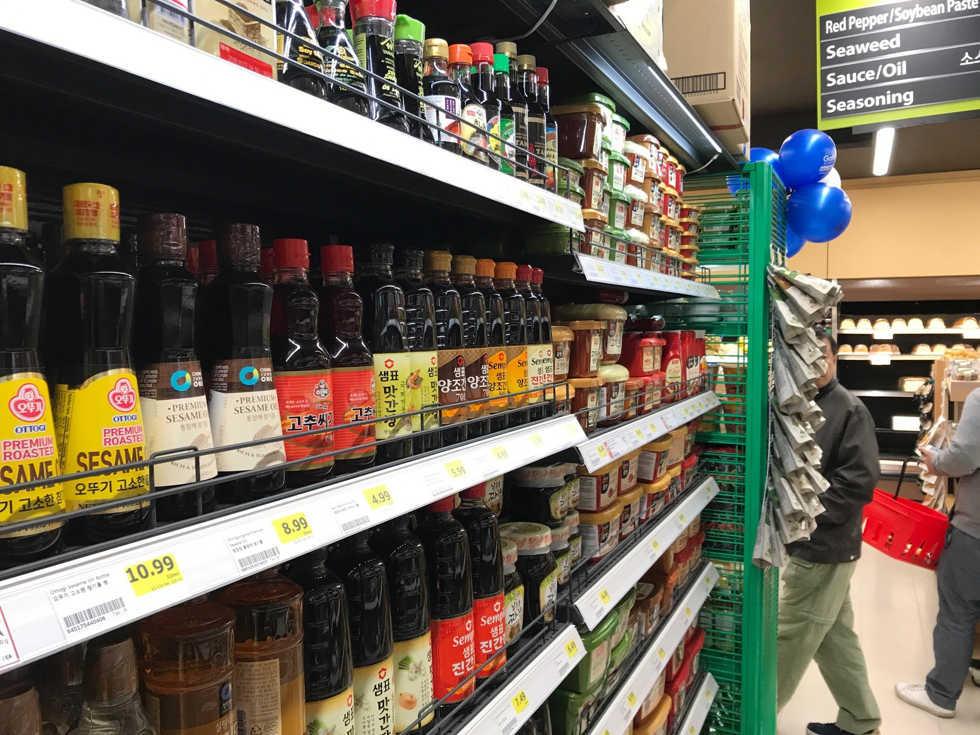 Galleria Supermarket, 558 Yonge St, Toronto, Ontario M4Y 1Y8