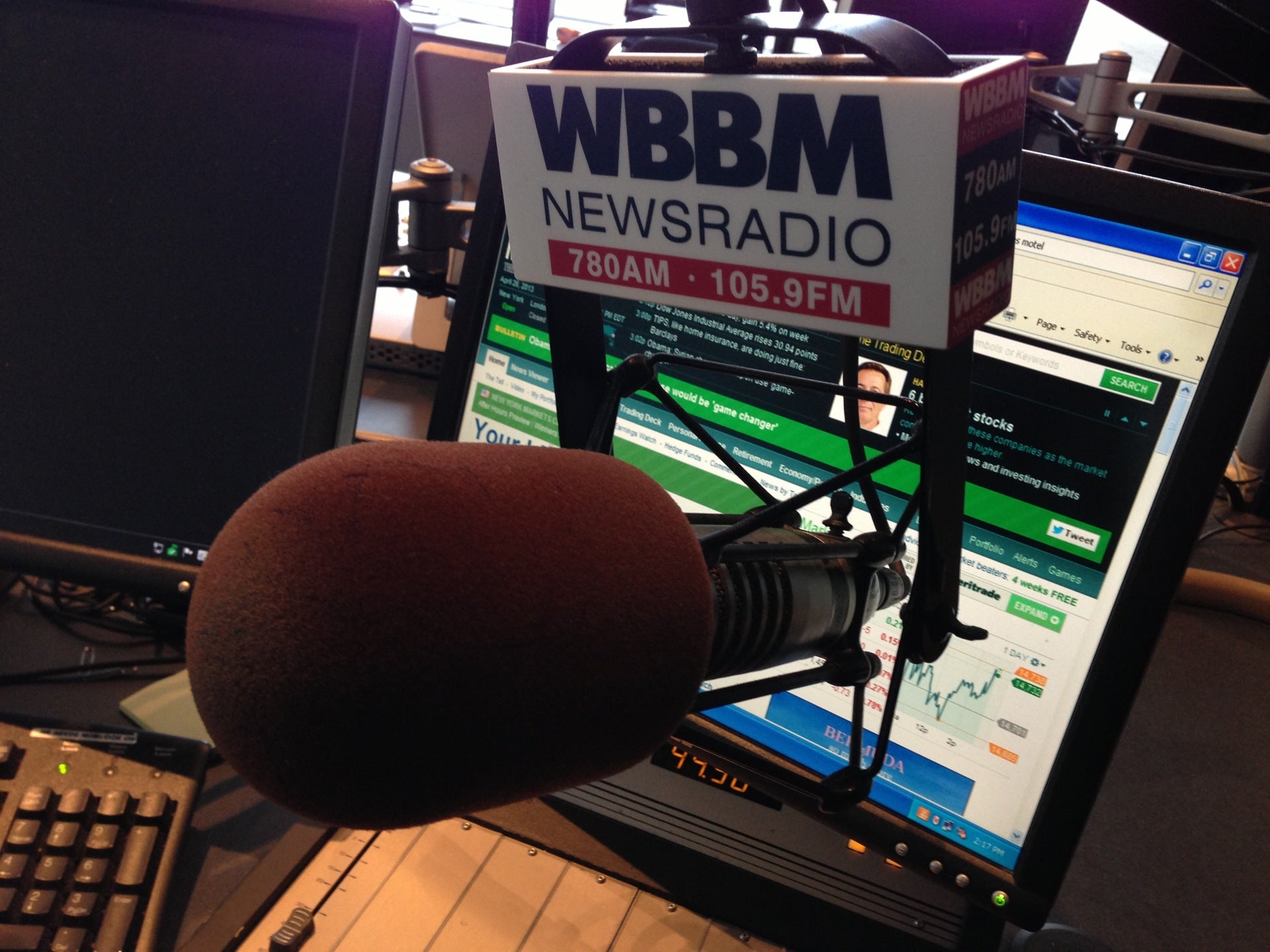 Wbbm newsradio newsroom two prudential plaza chicago il radio